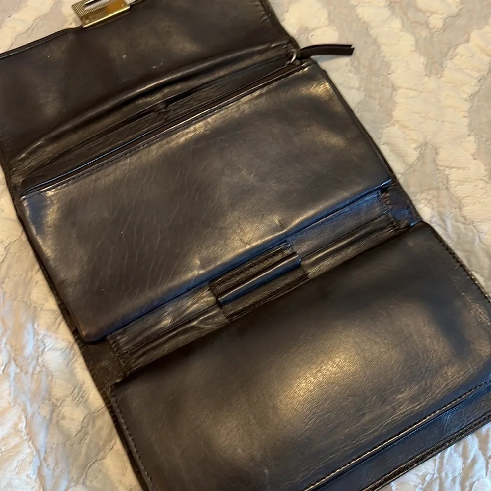 Kenneth Cole wallet. Deep brown/ black. Preppy. Vintage.